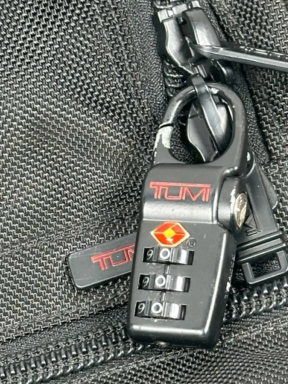 Tumi Black Ballistic Nylon trifold Travel Garment Bag Carry On Suit Bag & lock